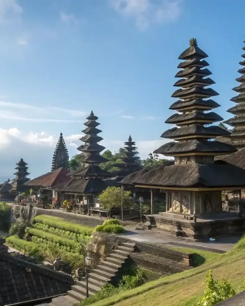 The rock-cut shrines at Gunung Kawi